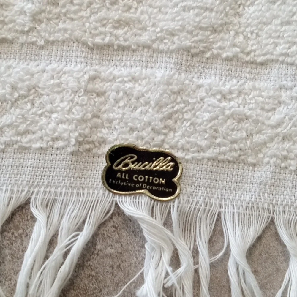 🗝️ Cannon Vintage Embroidered Hand Towel